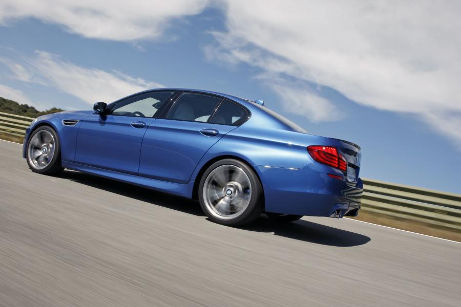  BMW M5 2011 года  (фото 290 из 344)